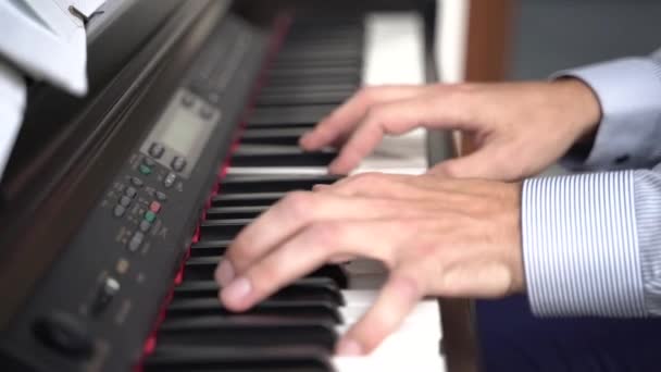 Piano music pianist hands playing. — Stock Video