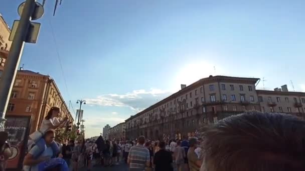 The largest opposition protest in Minsk. — Stock Video