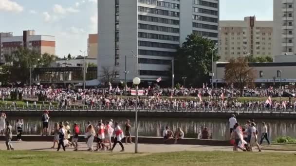 Największy protest opozycji w Mińsku. — Wideo stockowe