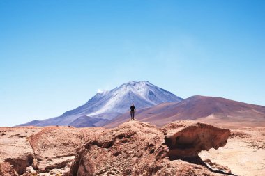 Volkan Ollague, Bolivya ve Şili arasındaki sınır.
