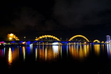 Ejderha Köprüsü, Da Nang, Vietnam 'daki Hn Nehri üzerinde bir köprüdür.