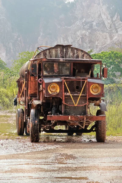 Vieux Camion Arrosage Utilisé Dans Une Carrière Pour Arroser Les — Photo