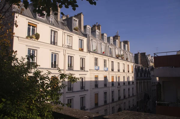 Telhados Fachadas Varandas Chaminés Edifícios Paris Outono — Fotografia de Stock