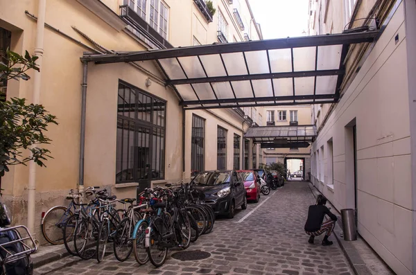 Façades Bâtiments Dans Une Rue Insolite Paris — Photo