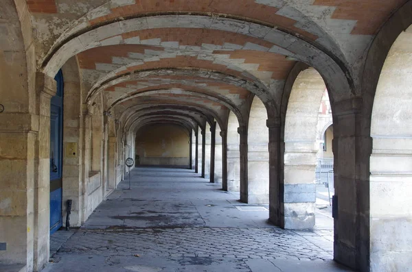 Oblouky Place Des Vogues Paříži — Stock fotografie