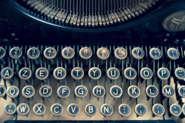 Ayrıntılı bir retro tarzı eski bir daktilo tuşlarının