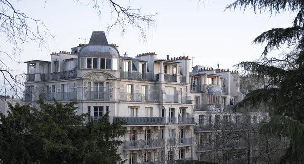 Крыши Фасады Балконы Дымоходы Зданий Парижа Франция — стоковое фото