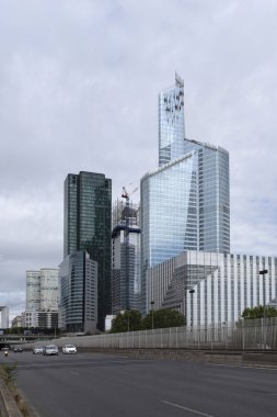 Paris'teki modern ofis binaları