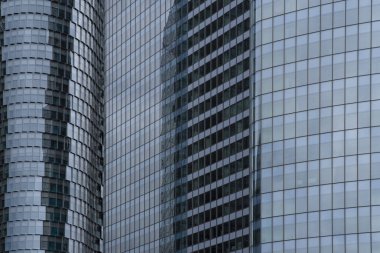 Modern sırlı ofis binasının detayı