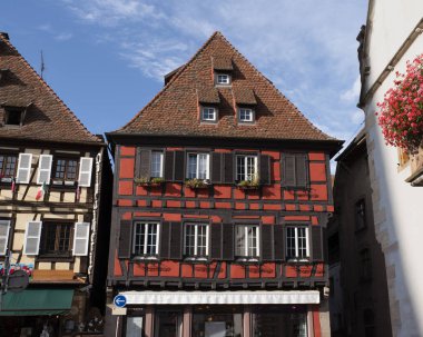 Fransa 'da tipik Alsace mimarisi