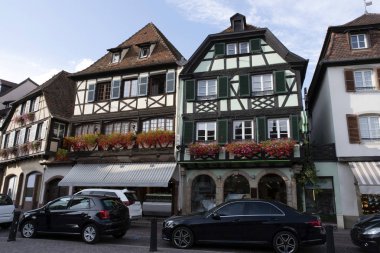 Fransa 'da tipik Alsace mimarisi