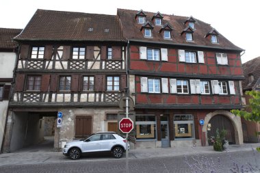 Fransa 'da tipik Alsace mimarisi
