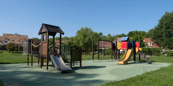 Colorato Parco Giochi All Aperto Bambini — Foto Stock