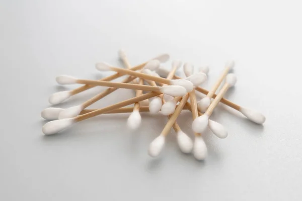 Kulaklar için pamuk tomurcuklarına yakın çekim