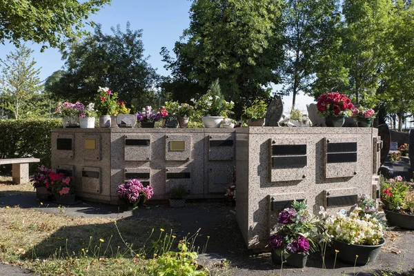 Sepulturas Flor Cremação Cemitério — Fotografia de Stock