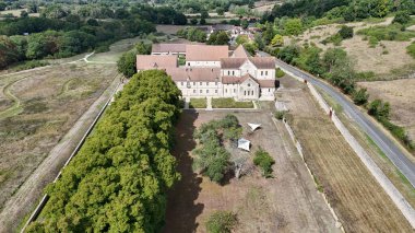 Noirlac Manastırı ve manastırı, Fransa 'daki ortaçağ mimarisi