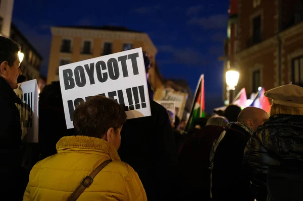 Dziesiątki Ludzi Protestuje Podczas Demonstracji Przeciwko Inwazji Palestynę Marca 2024 — Zdjęcie stockowe