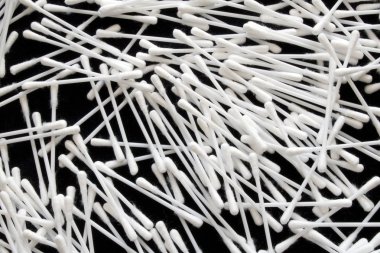 Pamuk Kulak tomurcuklu siyah arka plan üzerine temizlik 