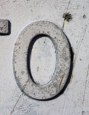 Sıkıntılı Durum Tipografisi ile Yazılan Kelimeler 0. 0 Numaralı Harf Bulundu