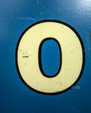 Sıkıntılı Durum Tipografisi ile Yazılan Kelimeler 0. 0 Numaralı Harf Bulundu