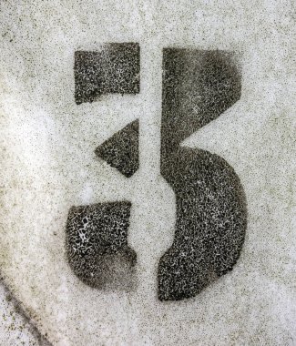 Sıkıntılı Durum Tipografisi 'nde Yazılı Sözcükler 3 Numara Bulundu