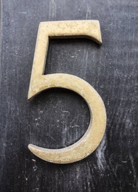 Sıkıntılı Durum Tipografisi 'nde Yazılı Sözcükler 5 Numara Bulundu