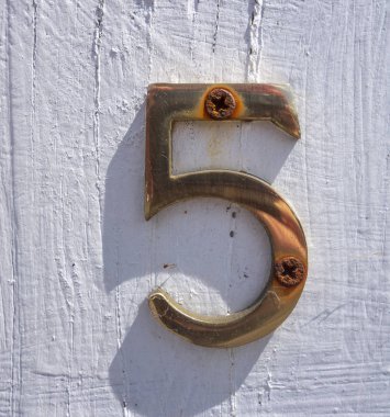 Sıkıntılı Durum Tipografisi 'nde Yazılı Sözcükler 5 Numara Bulundu