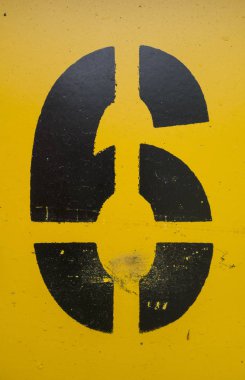 Sıkıntılı Durum Tipografisinde Yazılan Sözcükler Altı Numara Bulundu