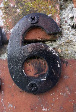 Sıkıntılı Durum Tipografisinde Yazılan Sözcükler Altı Numara Bulundu