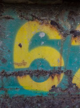 Sıkıntılı Durum Tipografisinde Yazılan Sözcükler Altı Numara Bulundu