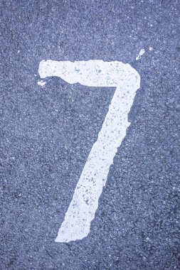 Sıkıntılı Durum Tipografisinde Yazılı Sözcükler 7 Numara Bulundu 