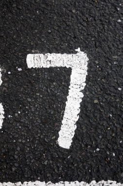 Sıkıntılı Durum Tipografisinde Yazılı Sözcükler 7 Numara Bulundu 