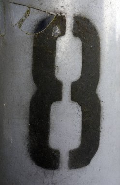 Sıkıntılı Durum Tipografisi 'nde Yazılı Sözcükler 8 Numara Bulundu