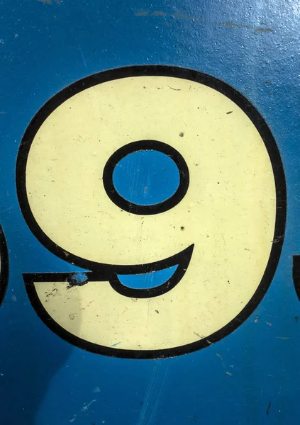 Sıkıntılı Durum Tipografisinde Yazılı Sözcükler 9 Numara Bulundu