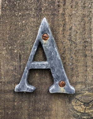 Sıkıntılı Durum Tipografisi ile Yazılan Sözcükler Bulundu Harf A