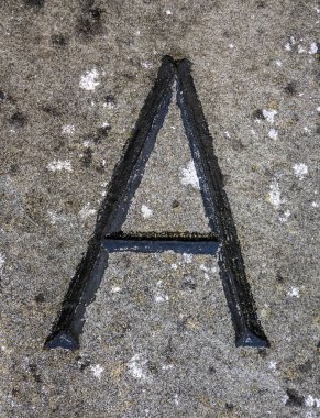 Sıkıntılı Durum Tipografisi ile Yazılan Sözcükler Bulundu Harf A