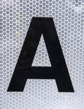 Sıkıntılı Durum Tipografisi ile Yazılan Sözcükler Bulundu Harf A