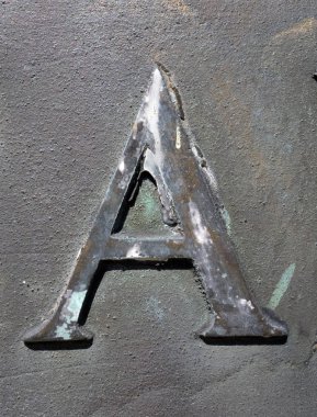 Sıkıntılı Durum Tipografisi ile Yazılan Sözcükler Bulundu Harf A