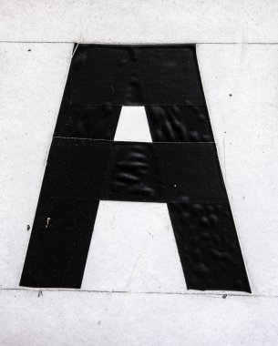 Sıkıntılı Durum Tipografisi ile Yazılan Sözcükler Bulundu Harf A