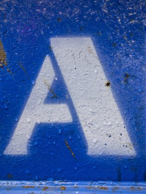 Sıkıntılı Durum Tipografisi ile Yazılan Sözcükler Bulundu Harf A