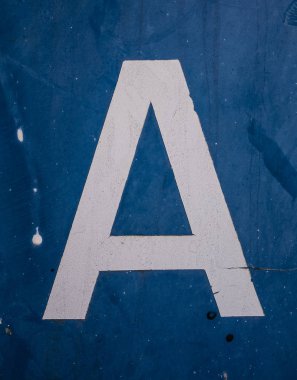 Sıkıntılı Durum Tipografisi ile Yazılan Sözcükler Bulundu Harf A