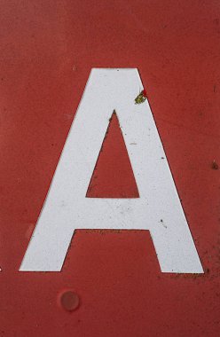 Sıkıntılı Durum Tipografisi ile Yazılan Sözcükler Bulundu Harf A