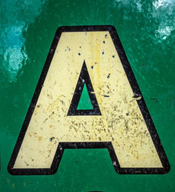 Sıkıntılı Durum Tipografisi ile Yazılan Sözcükler Bulundu Harf A