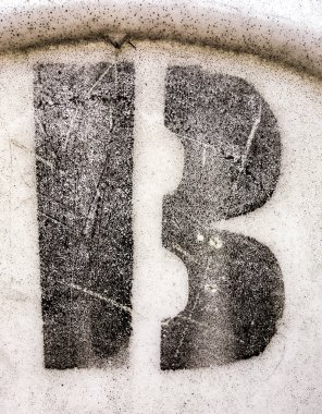 Sıkıntılı Durum Tipografisi ile Yazılan Sözcükler B Harfi Bulundu