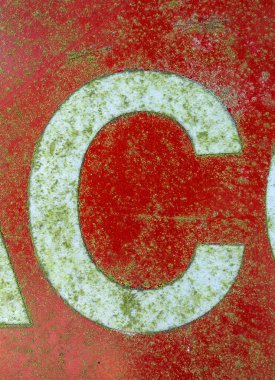 Sıkıntılı Durum Tipografisi ile Yazılan Sözcükler C Harfi Bulundu