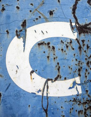 Sıkıntılı Durum Tipografisi ile Yazılan Sözcükler C Harfi Bulundu