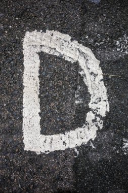 Sıkıntılı Durum Tipografisi ile Yazılan Sözcükler Bulundu D Harfi