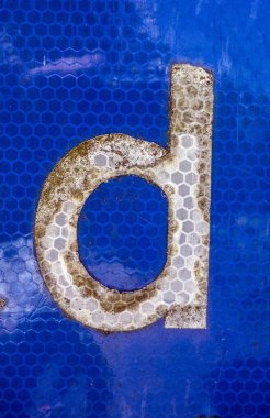 Sıkıntılı Durum Tipografisi ile Yazılan Sözcükler Bulundu D Harfi