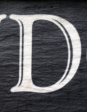 Sıkıntılı Durum Tipografisi ile Yazılan Sözcükler Bulundu D Harfi