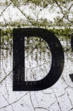 Sıkıntılı Durum Tipografisi ile Yazılan Sözcükler Bulundu D Harfi